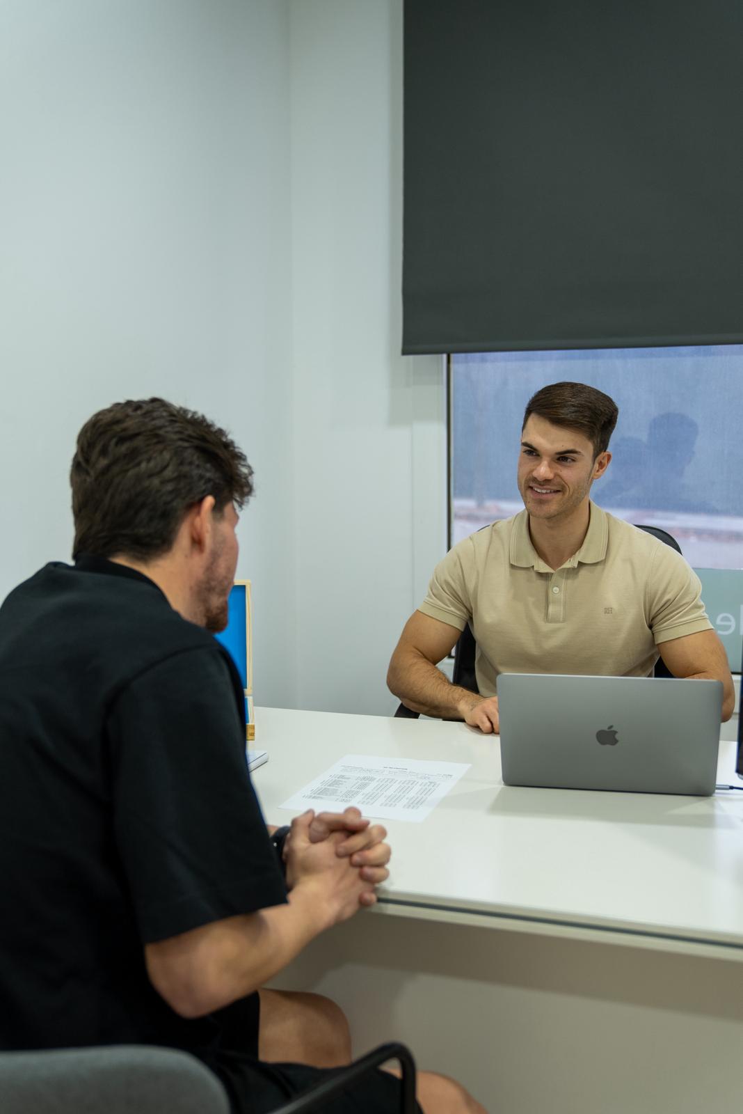 Gorka en consulta con Fran